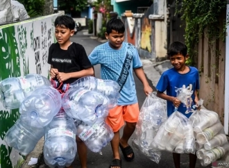 Rano Karno Akan Ciptakan Ekosistem Pengolahan Sampah di Perumahan