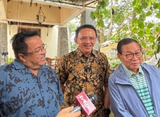 Masa Tenang, Ahok Diajak Pramono-Rano Cicipi Gudeg Buatan Istri Si Doel