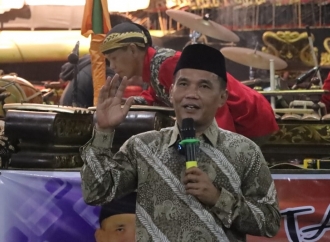 Nguri-uri Budaya Tradisional, Ketua DPRD Jateng Sumanto Gelar Pentas Wayang Kulit di Karanganyar