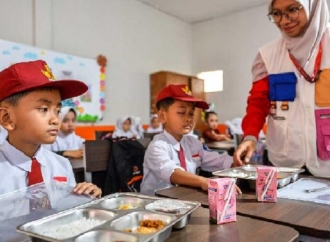 Bonnie Triyana Minta Pemerintah Tinjau Ulang Pemangkasan Anggaran Makan Bergizi Gratis