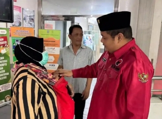 Banteng Surabaya Bantu Biaya Persalinan Warga di Malam Natal