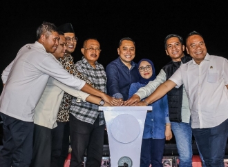 Pemkot Surabaya Luncurkan Pesona Laser Air Mancur