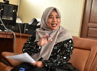 Diah Fitri Maryani Advokasi Azizah Penyandang Kanker Tulang