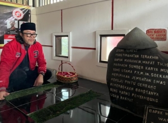 Banteng Jabar Ziarah ke Makam Marhaen di Kampung Cipagalo