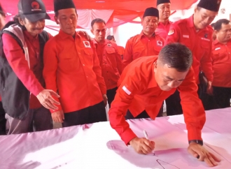 Rayakan HUT ke-52 PDI Perjuangan, Banteng Kabupaten Sukabumi Cap Jempol Darah Dukung Megawati