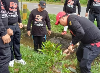 Lasarus: Penanaman Seribu Pohon Komitmen PDI Perjuangan Kalbar Lestarikan Lingkungan