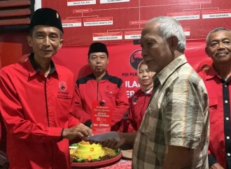 Sebagai Penghormatan, Banteng Kota Banjar Beri Penghargaan Kepada Para Senior Partai