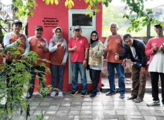 HUT ke-52 PDI Perjuangan, Haryanto Rogoh Kocek Pribadi Rehabilitasi Rumah Milik Konstituennya