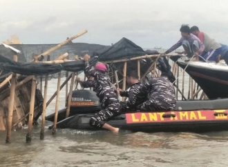 Ferdinand Sebut Pembongkaran Pagar Laut 30 Km Salah Satu Sebab Prabowo Raih 80,9 Persen Kepercayaan Publik di 100 Hari