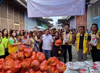 Sofyan Tan Bersama Lions Club Indonesia Serahkan Paket Imlek Bagi Akau dan 225 Warga Tionghoa 