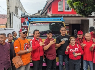 Kerahkan 7 Truk, Banteng Kota Yogyakarta Bersama Hasto-Wawan Harmawan Resik Resik Sampah