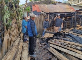 Yudha Berikan Bantuan ke Emak Icah