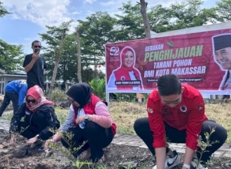 HUT ke-52 PDI Perjuangan, BMI Kota Makassar Tanam Ratusan Pohon