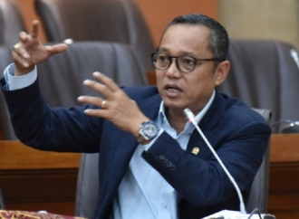 Deddy Yevri Sitorus Kritisi Karpet Merah Anak dan Menantu Jokowi: Hilirisasi Kekuasaan yang Berhasil