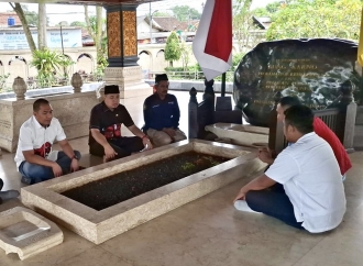 Momentum Ramadan Dimanfaatkan Merik Havit Napak Tilas ke Makam Bung Karno