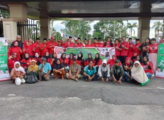 Banteng Kota Palembang Bagikan Ribuan Takjil ke Masyarakat