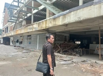 Paul Mei Anton Desak Satpol PP Bongkar Bangunan Food Court Tanpa PBG