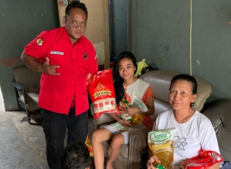 Bingkisan Sembako hasil Gotong - Royong  Kader Banteng Gubeng gelorakan Api Perjuangan