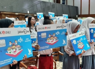 Gubernur Jakarta Pramono Cairkan KJP Plus Tahap I Tahun 2025 