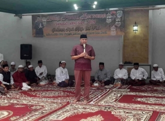 Arif Rahman Hakim Buber Bersama Sahabat ARH, Bagikan 1.800 Paket Lebaran