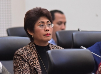 Mercy Barends Komitmen Program Pendidikan Untuk Maluku