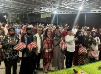 Deddy Sitorus Halalbihalal di RT 27 Karang Anyar dan Dicurhati Warga soal Jalan