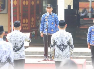 Parosil Mabsus Beri Sangsi Lima Kepala Sekolah yang Tidak Disiplin Saat Hardiknas