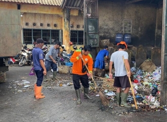 Endah Subekti Temukan Sampah Rumah Tangga Dibuang di TPS Pasar Argosari