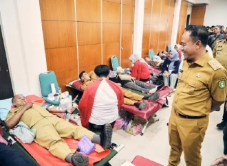Krisantus Kurniawan Buka Donor Darah Dalam Rangka HUT ke-61 Bank Kalbar