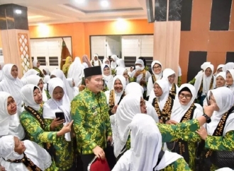 Bupati Kubu Raya Sujiwo Resmi Melepas 317 Jemaah Haji Menuju Tanah Suci