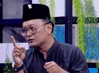 Guntur Romli Sentil Pendukung Jokowi Jangan Baperan