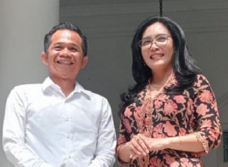 Rieke Diah Pitaloka Kunjungi Pelajar Purwakarta di Barak Militer, Didampingi Om Zein