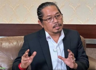 Buleks Pantau Program Bantuan Rutilahu di Kota Pahlawan
