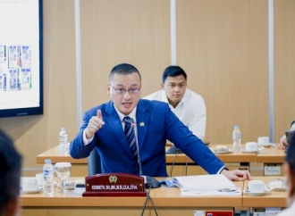 Kenneth Dukung Penuh Pembentukan BUMD Khusus Parkir