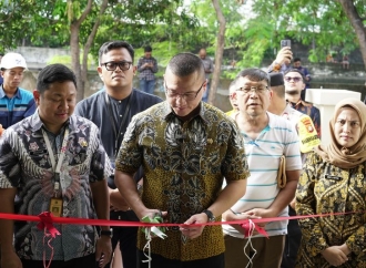 Kenneth Resmikan Rumah Pompa Taman Ratu 2