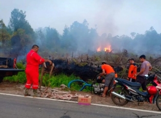 Sujiwo Minta Petani dan Perkebunan Sawit Ikuti Aturan Cegah Karhutla
