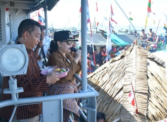 Agustina Wilujeng Apresiasi Gelaran Tradisi Sedekah Laut Tambak Lorok