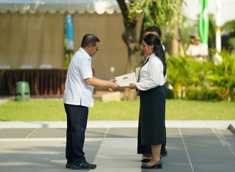 Ini Harapan Pramono Anung Saat Serahkan SK ke Ribuan CPNS
