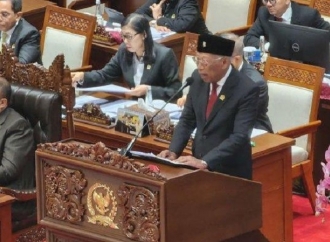 I Wayan Sudirta Sampaikan Pandangan Fraksi PDI Perjuangan Terkait Kebijakan Ekonomi Makro dan KEM PPKF 2026
