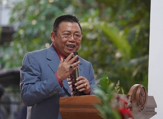 Cornelis Ajak Masyarakat Kalimantan Barat Mulai Menanam Padi