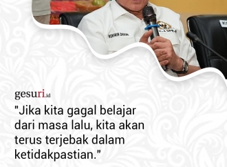 "Jika kita terjebak masa lalu, kita akan terus terjebak dalam ketidakpastian..."