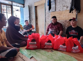 Yudha Puja Turnawan Mengisi Iduladha dengan Kunjungi Korban Kebakaran di Tarogong Kidul 
