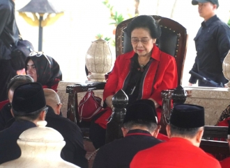 Megawati Ziarah ke Makam Bung Karno di Kota Blitar