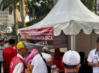 Baguna PDI Perjuangan Bagikan 500 Kacamata Baca Gratis ke Masyarakat