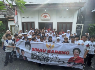 Pelajar Sekolah Dasar Sinau Bareng Bung Karno Arek Suroboyo