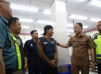 Pemkot Surabaya Gratiskan Biaya Listrik & Air Bagi Para Pelaku UMKM yang Berjualan di Lahan Parkir Minimarket