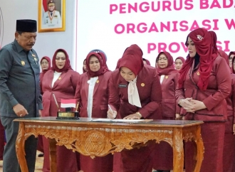 Eko Kurnia Ningsih Dikukuhkan Jadi Ketua BKOW Provinsi Bengkulu