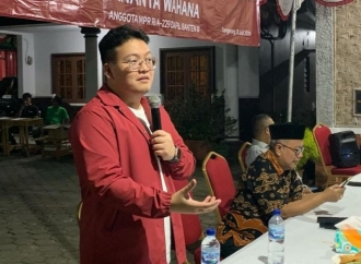 Abraham Garuda Tegaskan Perempuan Miliki Peran Penting dalam Pembangunan Bangsa