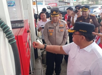 Robby Dondokambey Sidak LPG, BBM, dan Pupuk di Langowan, Pastikan Distribusi Subsidi 