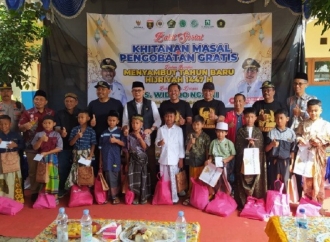 Budi Kanang Hadiri Khitanan Massal 54 Anak Usia TK-SD di Ngawi, Semarak Bulan Bung Karno